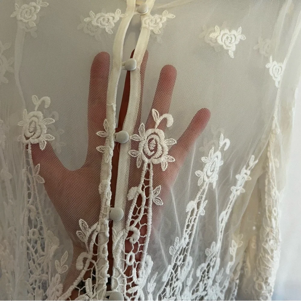 Tobi Sheer White Lace Blouse Top Size M Cottagecore Fairycore Romantic Cotton
